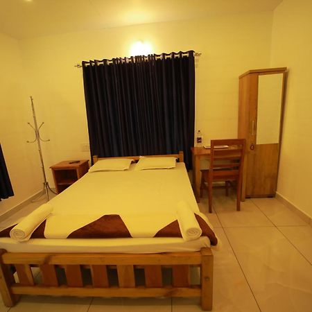 Prakruthi Residency Munroeisland Apartment Mundrothuruth Екстериор снимка