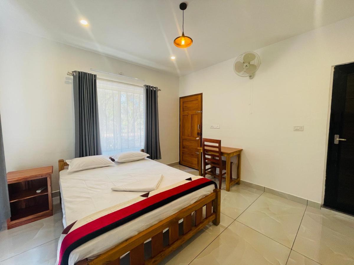 Prakruthi Residency Munroeisland Apartment Mundrothuruth Екстериор снимка