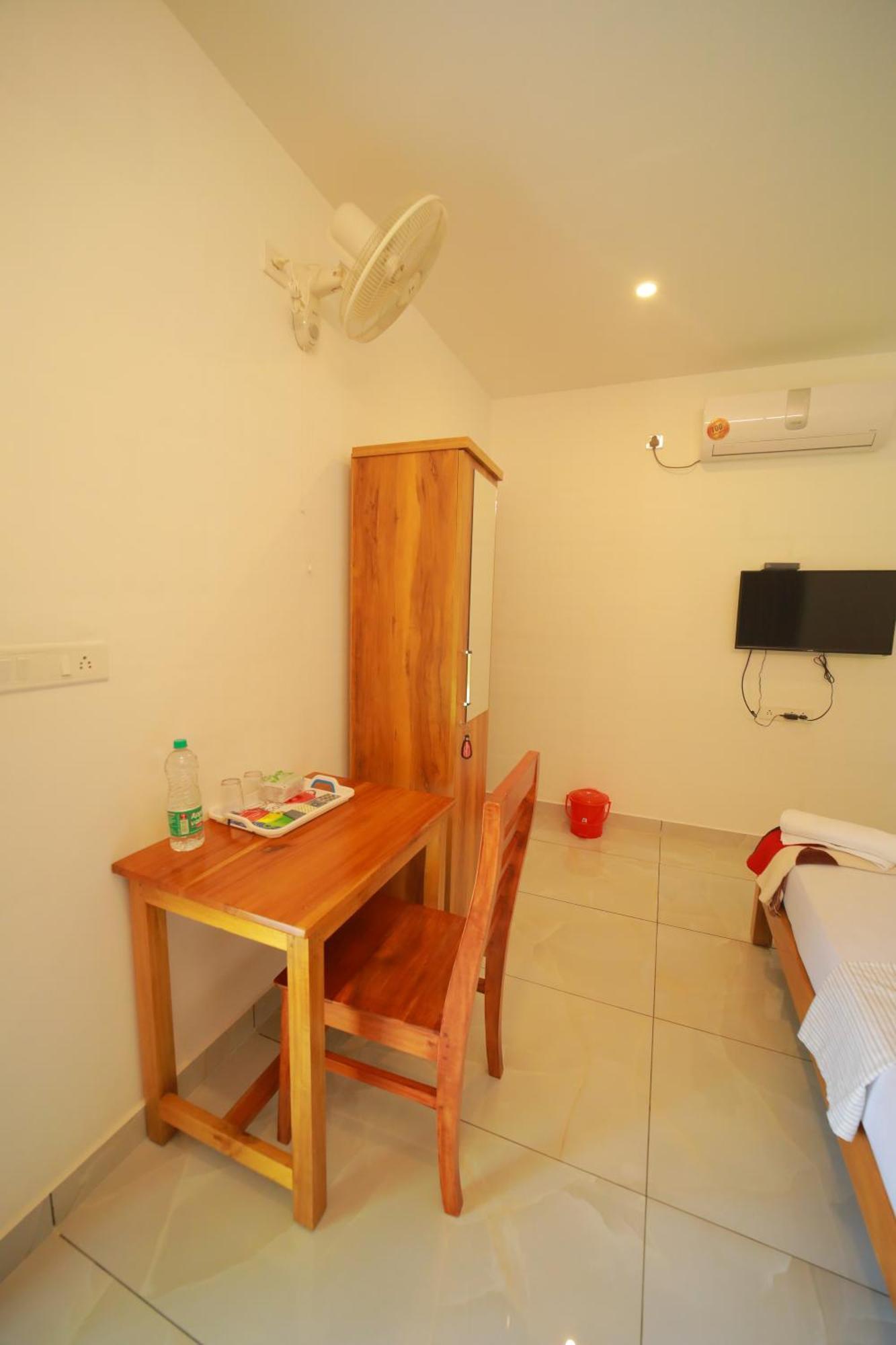 Prakruthi Residency Munroeisland Apartment Mundrothuruth Екстериор снимка