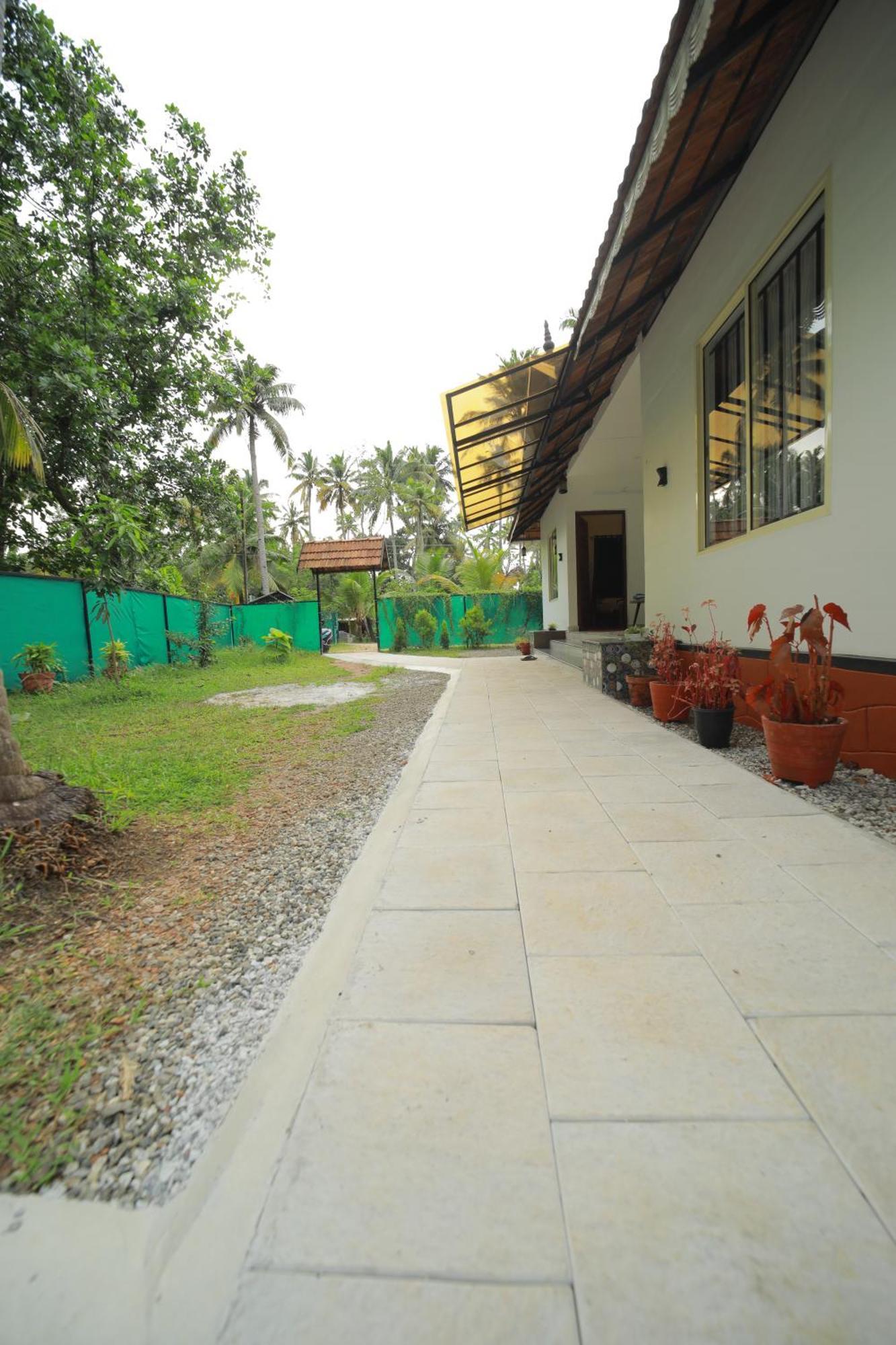 Prakruthi Residency Munroeisland Apartment Mundrothuruth Екстериор снимка